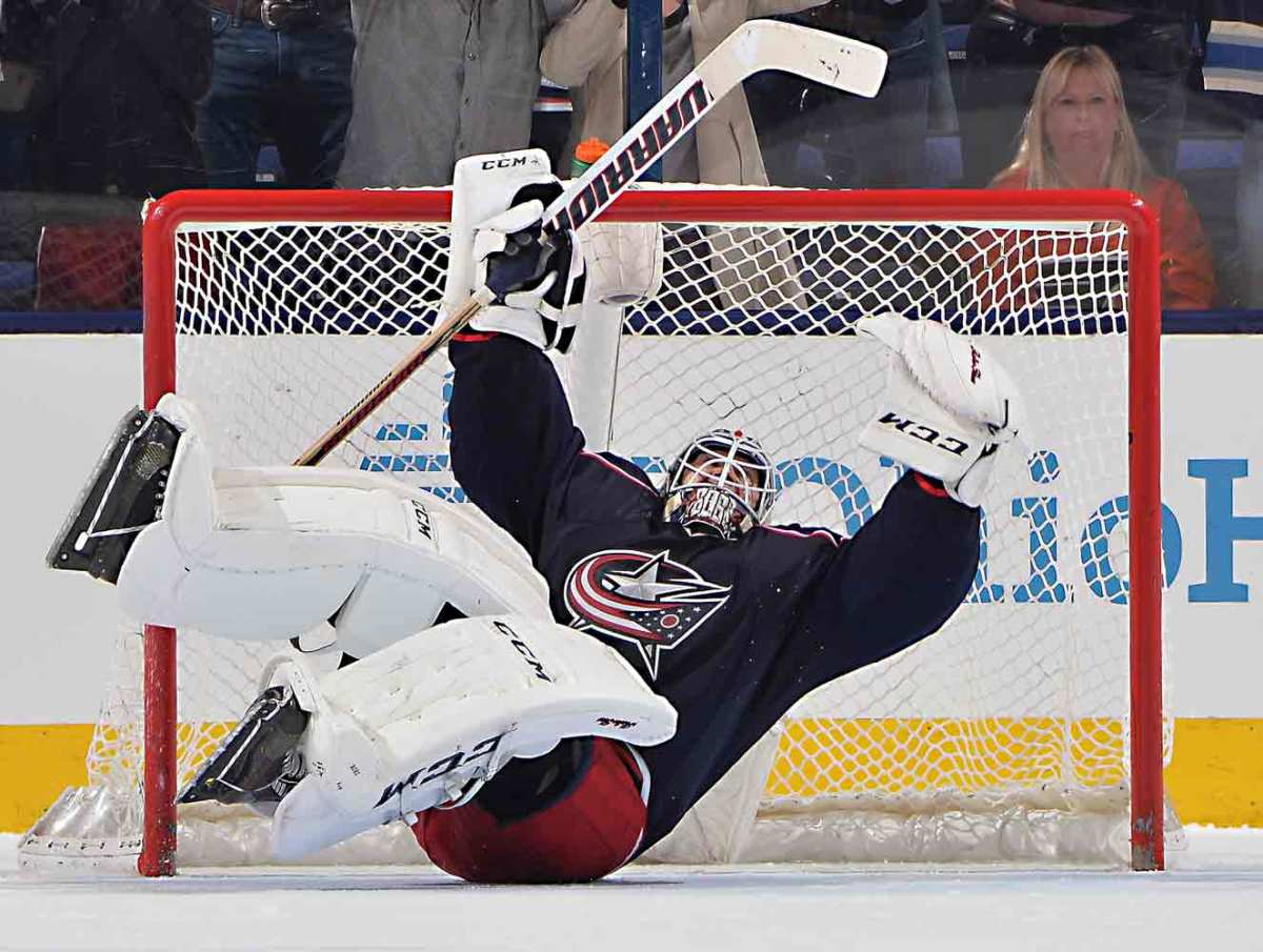 Sergei-Bobrovsky-Jamie-Sabau.jpg